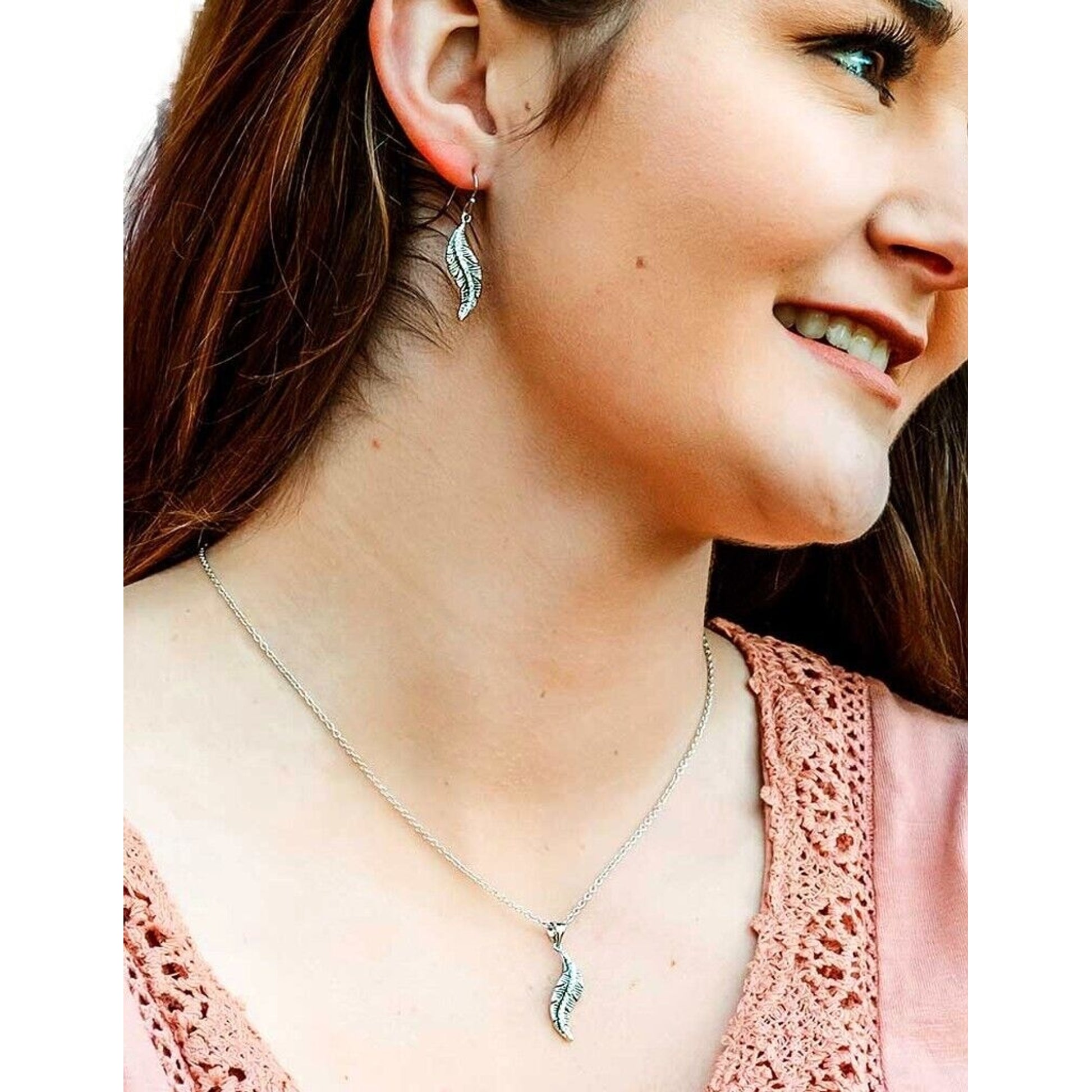 Montana Silversmiths All About The Curve Feather Earrings