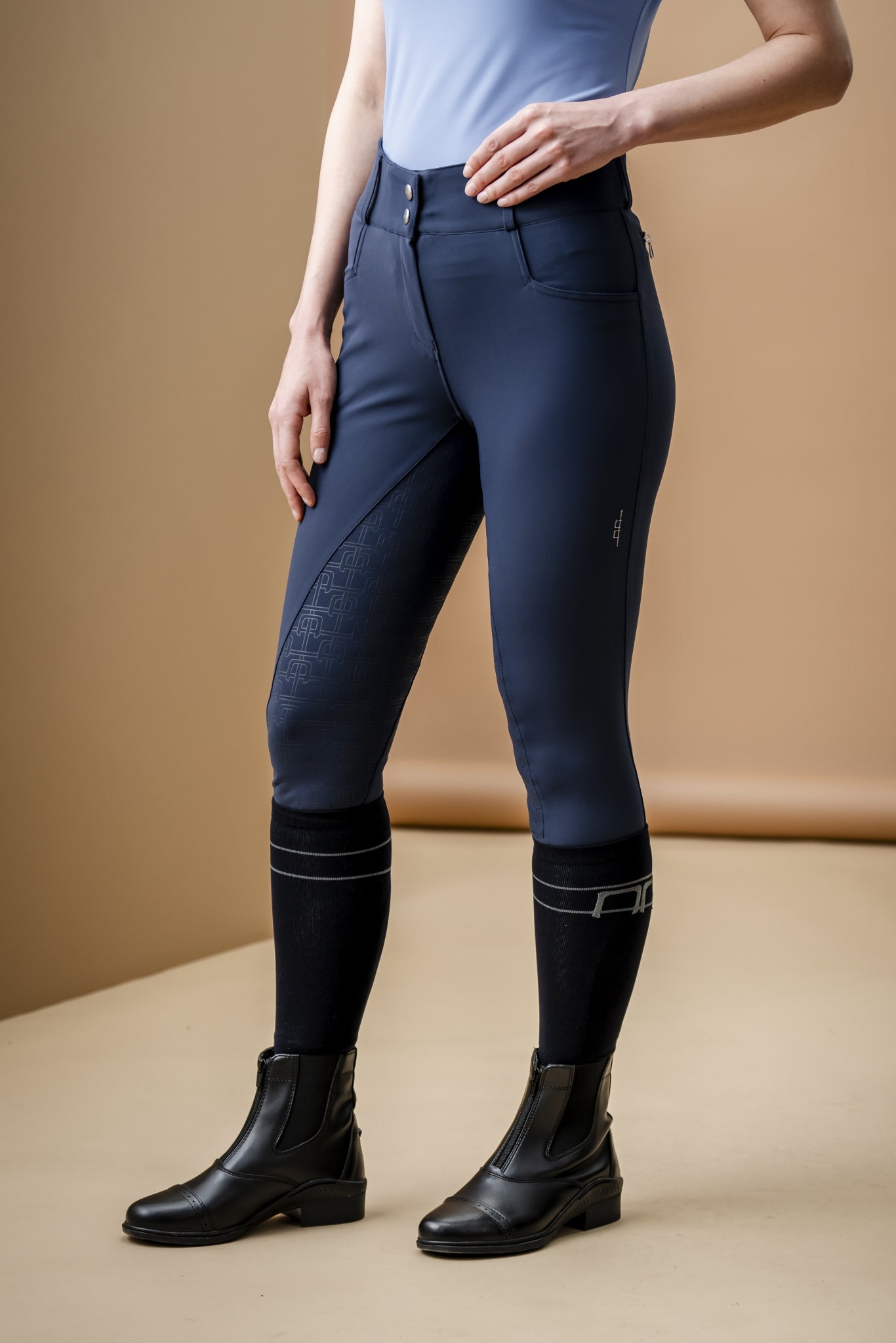 AA Allora Full Seat High Rise Breech