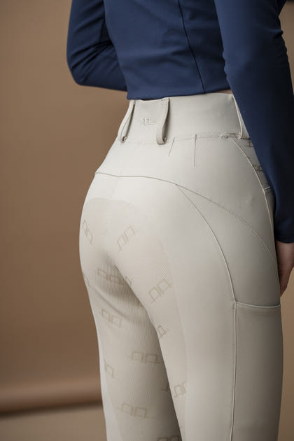 AA Fina Full Seat Brushed Hybrid Breech