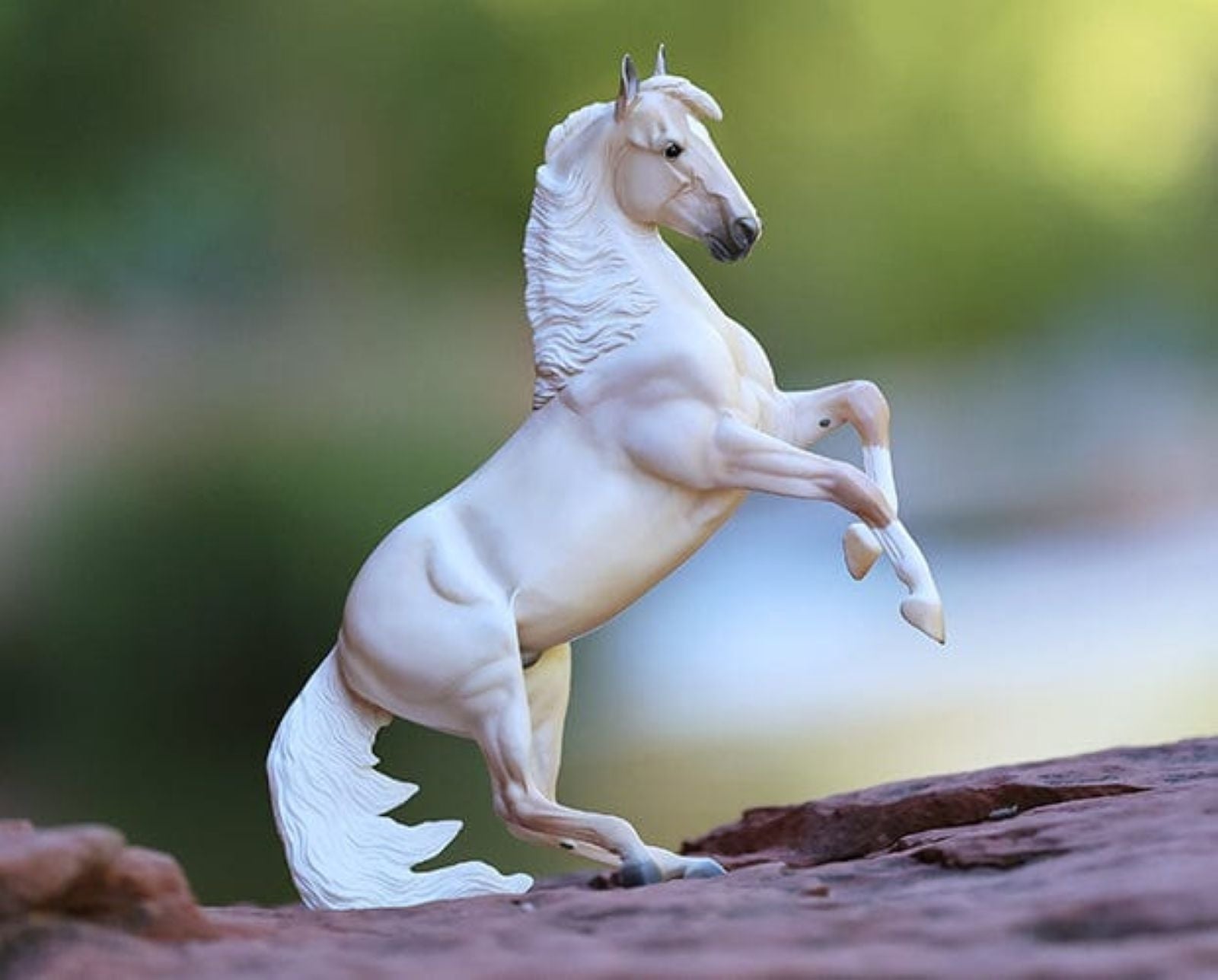 Breyer Cloud: 30th Anniversary Edition - Wild Stallion of the Rockies