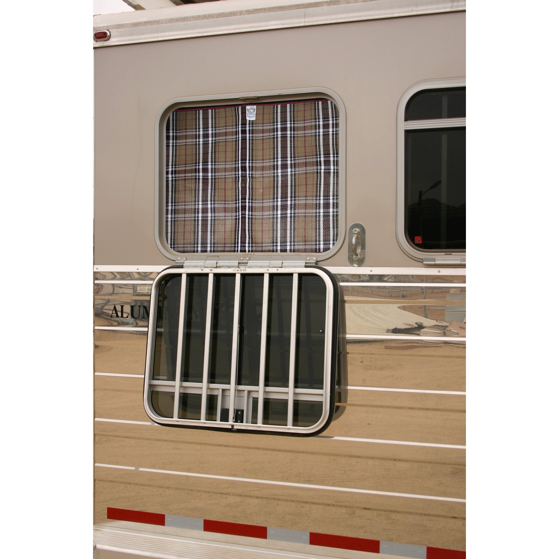 Kensington Trailer Screen