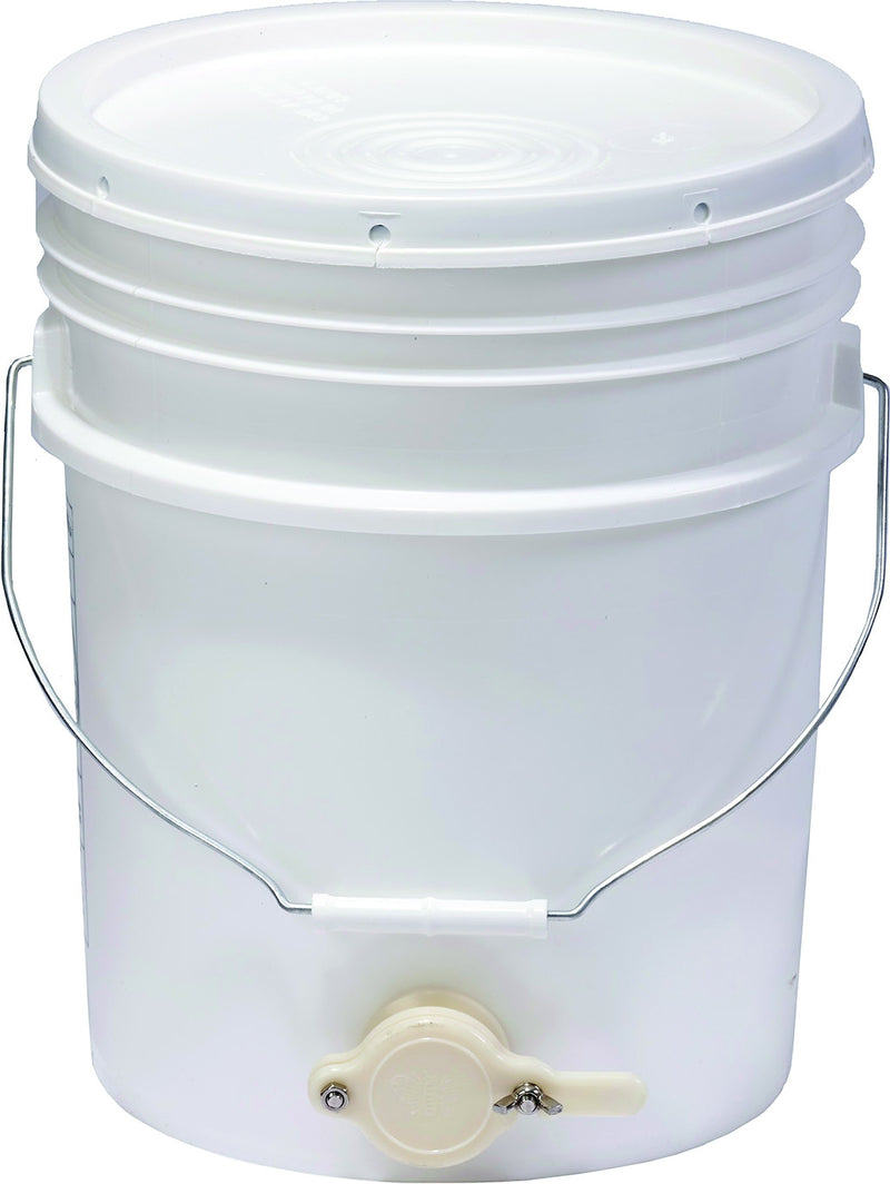 Little Giant Plastic Honey Bucket 5 Gallon White