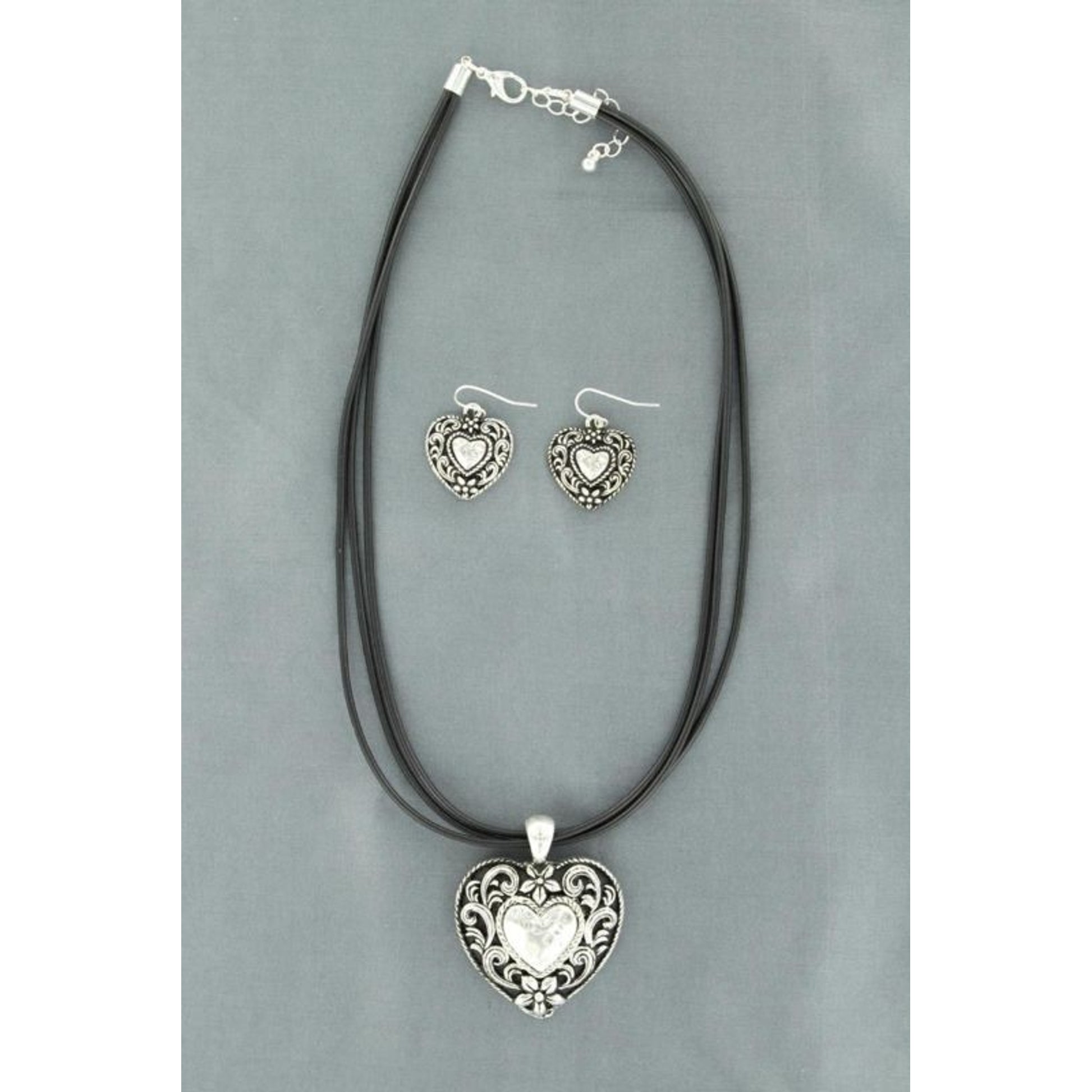 Blazin Roxx Heart Leather Cord Necklace SetBlack