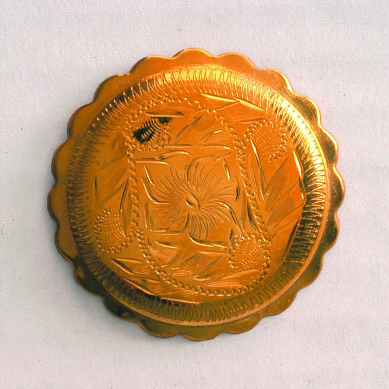 Engraved Brass Scallop Edge Rosette 1.5 Brn